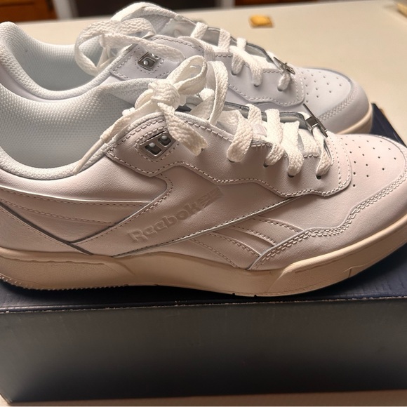 NWT Reebok Shoes - Picture 3 of 3